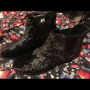Tom’s velvet booties